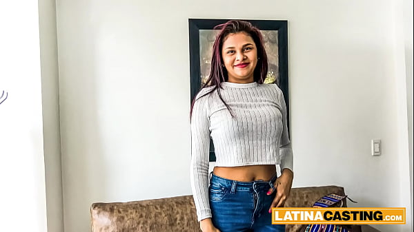 Linda pelirroja mexicana aficionada en el casting casero por primera vez