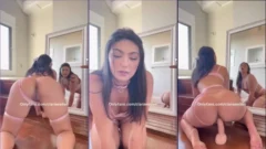 Clara Wellen mostrando su belleza y divirtiéndose con un juguete erótico