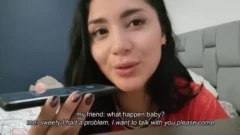 Martina Smith aprovecha que su amiga está borracha y le practica sexo oral hasta llegar al orgasmo