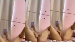 Helen Maria, la musa de OnlyFans, se masturba con las piernas bien abiertas