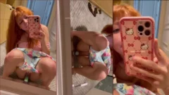 Peachy Privacy aparece gratis desnudándose y divirtiéndose con un juguete erótico