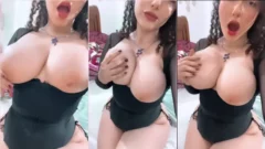 Jasmine Leal luciendo sus hermosas tetas de forma provocativa
