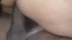 Dos negros que atrapan a una mujer casada en una doble satisfacción