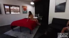 Videos porno de gente común que atrapa la novia de la pareja en la mesa de billar
