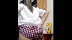 Vídeos caseros porno señora me refriega su vagina en mi mano en el bus