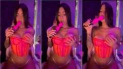 ¡Ingrid Passion divirtiéndose con un consuelo, pagando en el momento de la satisfacción