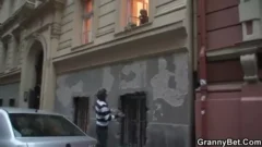 Porno brasileño casero con el vecino vecino, que se afloja y se divierte con el nuevo