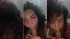 ¡Molecas están jugando en sexo oral, con varios tatuajes, divirtiéndose con su amiga peluda