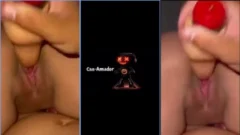 Disfrutando de un delicioso momento con tu novio, sintiendo la vibración del consuelo en la intimidad