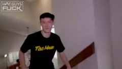 Videos de incesto con la muy joven hija asiática del empleado
